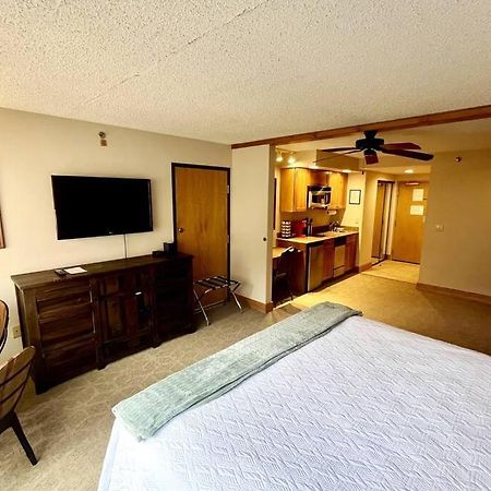 Mt Cb Mountain Side With King Bed, Hot Tub, Pool & Kitchen! Apartment Крестед Бют Екстериор снимка