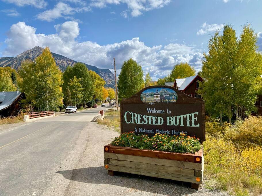 Mt Cb Mountain Side With King Bed, Hot Tub, Pool & Kitchen! Apartment Крестед Бют Екстериор снимка
