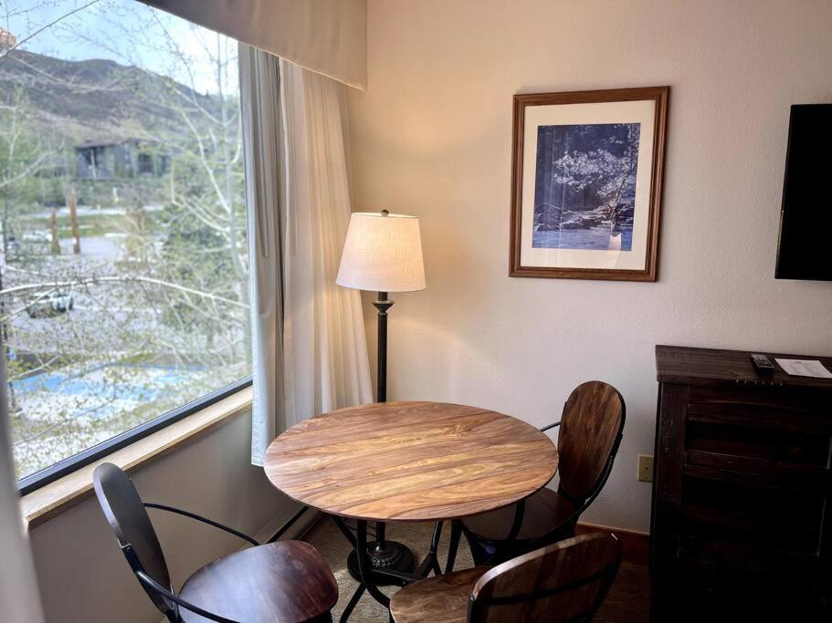 Mt Cb Mountain Side With King Bed, Hot Tub, Pool & Kitchen! Apartment Крестед Бют Екстериор снимка