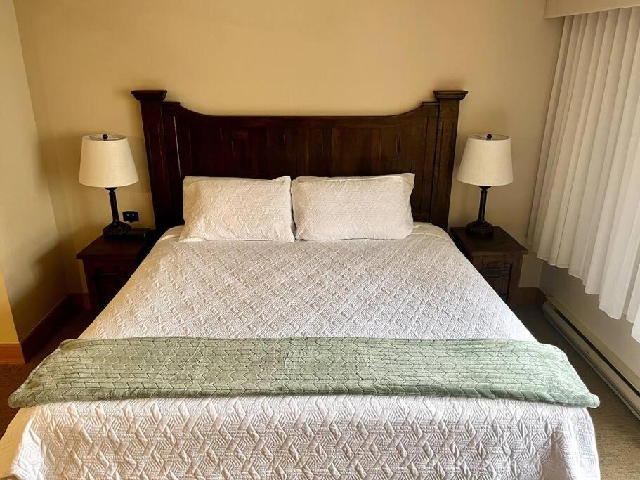Mt Cb Mountain Side With King Bed, Hot Tub, Pool & Kitchen! Apartment Крестед Бют Екстериор снимка