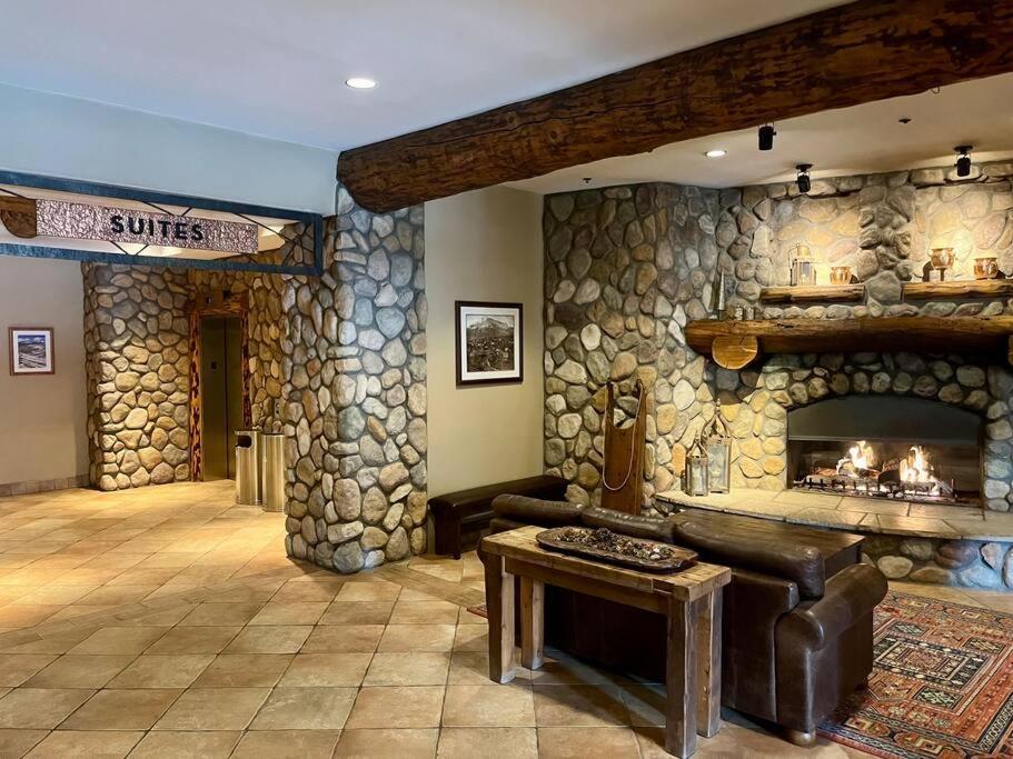 Mt Cb Mountain Side With King Bed, Hot Tub, Pool & Kitchen! Apartment Крестед Бют Екстериор снимка